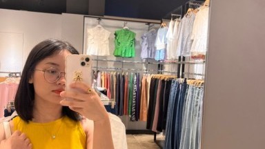 gadis ini colmek sendirian di kamar pada malam hari