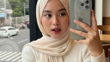 cewek cakep ini bugil di kamar nya sendiri | kingbokep
